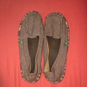 Sanuk woman’s slip on shoes - yoga mat insoles